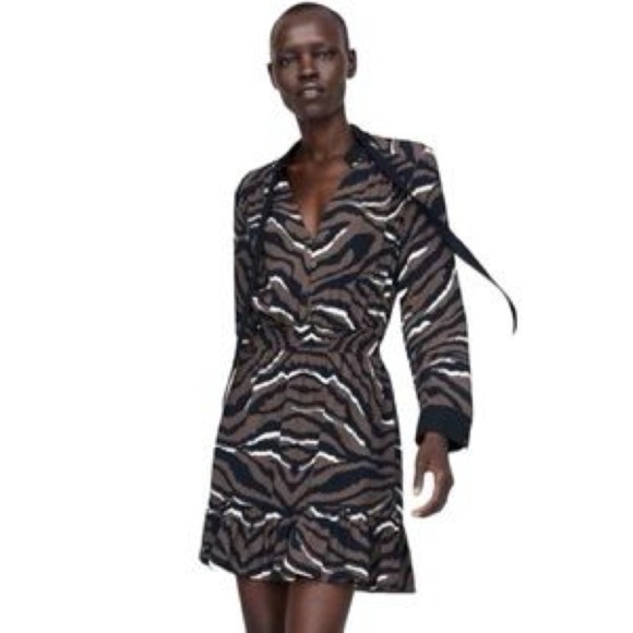 💕 Zara Black and White Wrap Dress with Plunge Neckline M - Picture 1 of 13